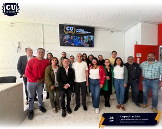 Grupo de docentes del Centro Universitario del Oriente de Hidalgo en capacitación